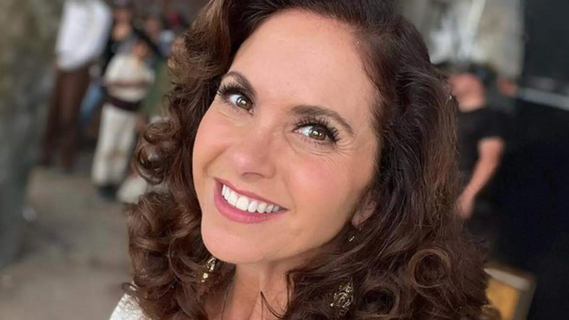 Lucero respondió con elegancia a críticas por su edad